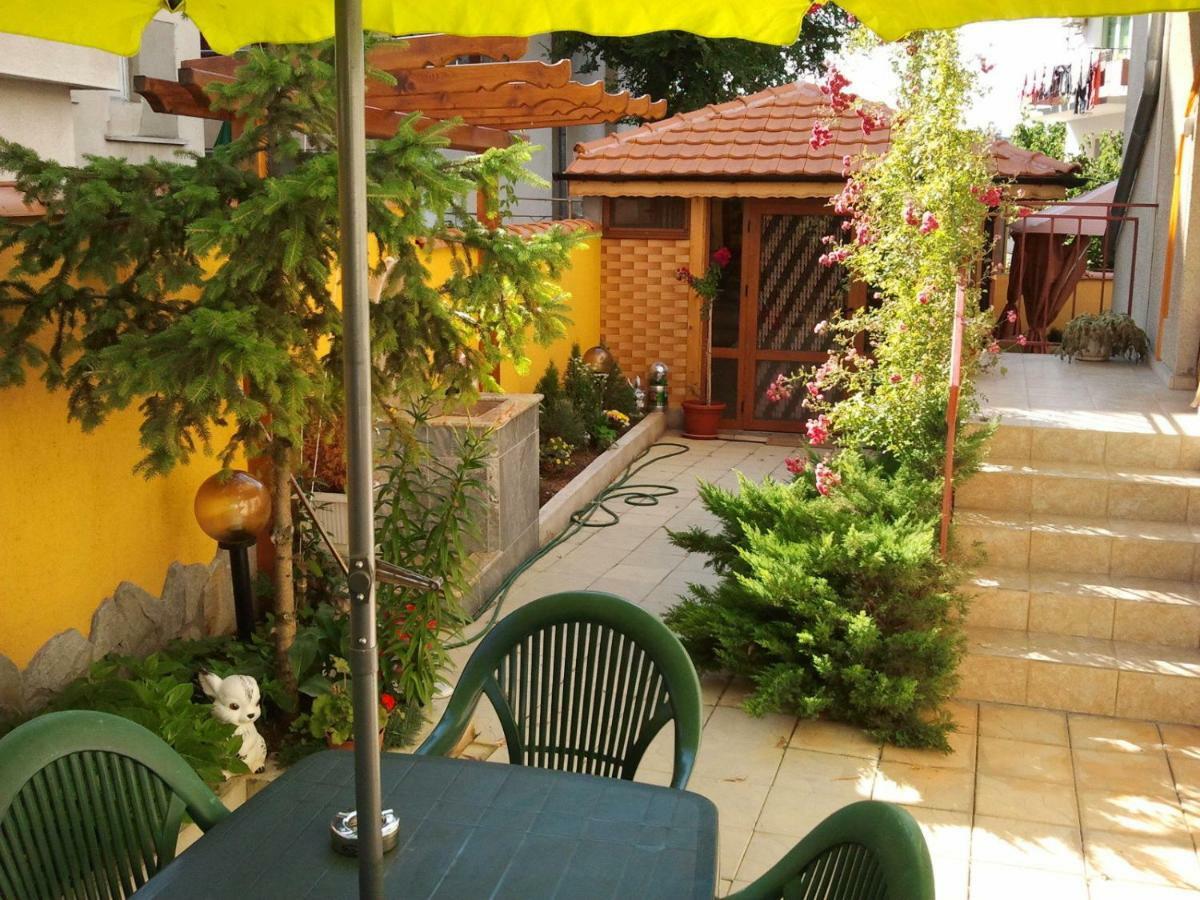 Vila Riviera Chernomorets Ngoại thất bức ảnh